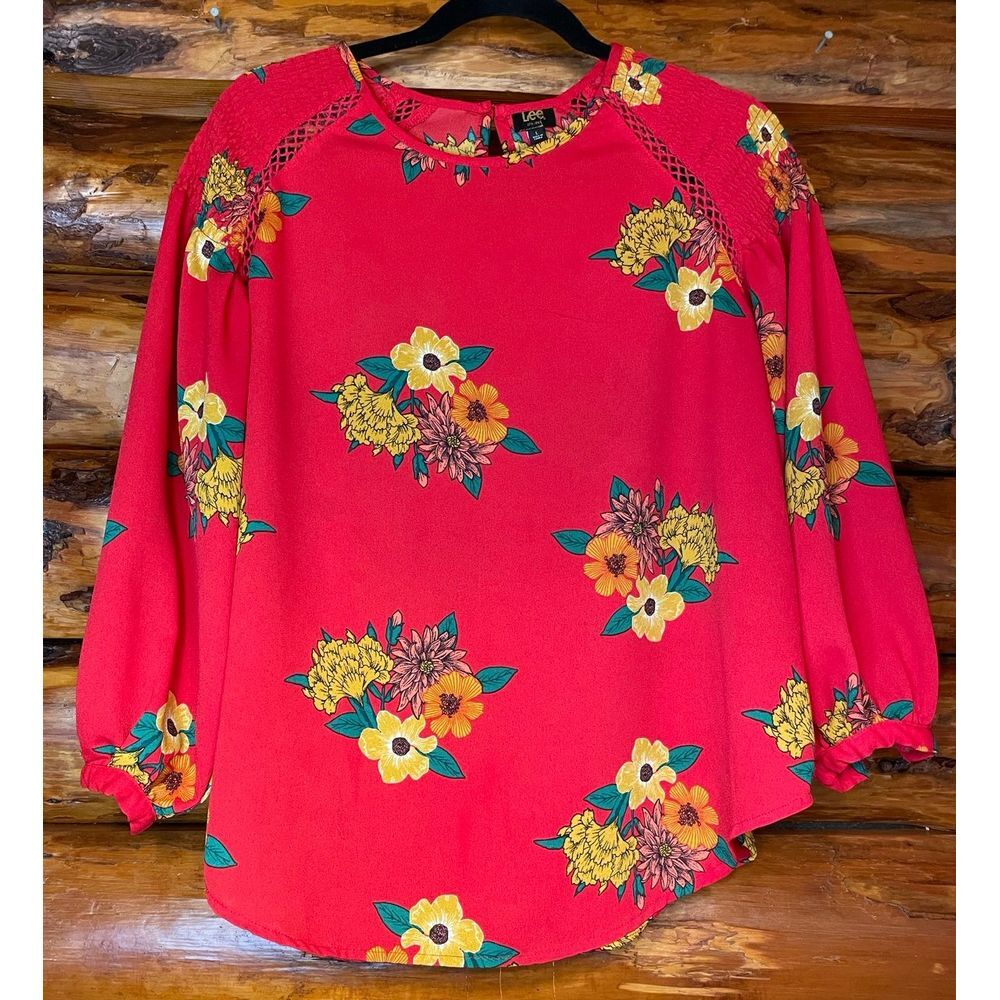 Lee Red Floral Blouse‎ Size Large